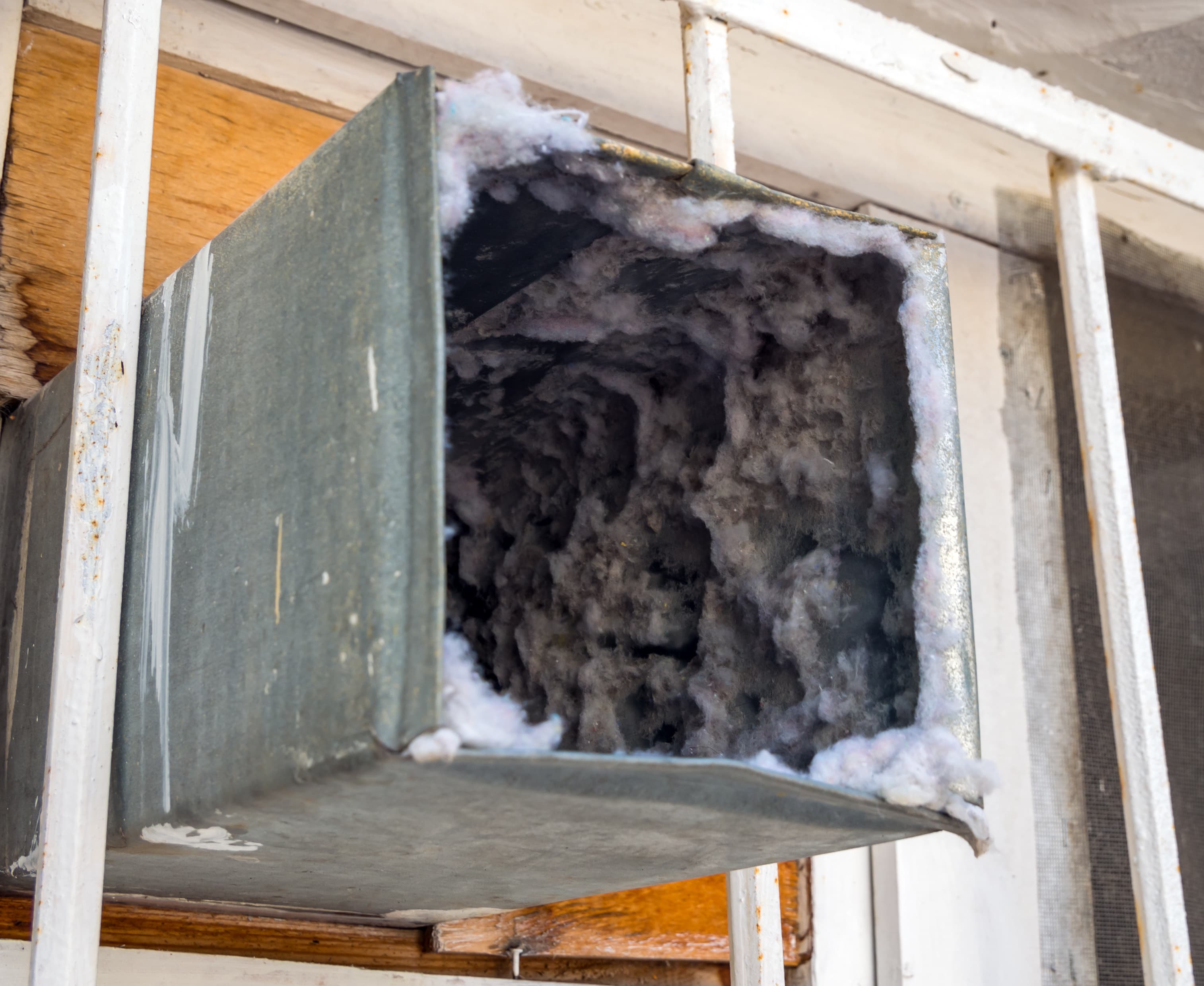 Can Fiberglass-Lined Ductwork Be Cleaned? | Service-Tech